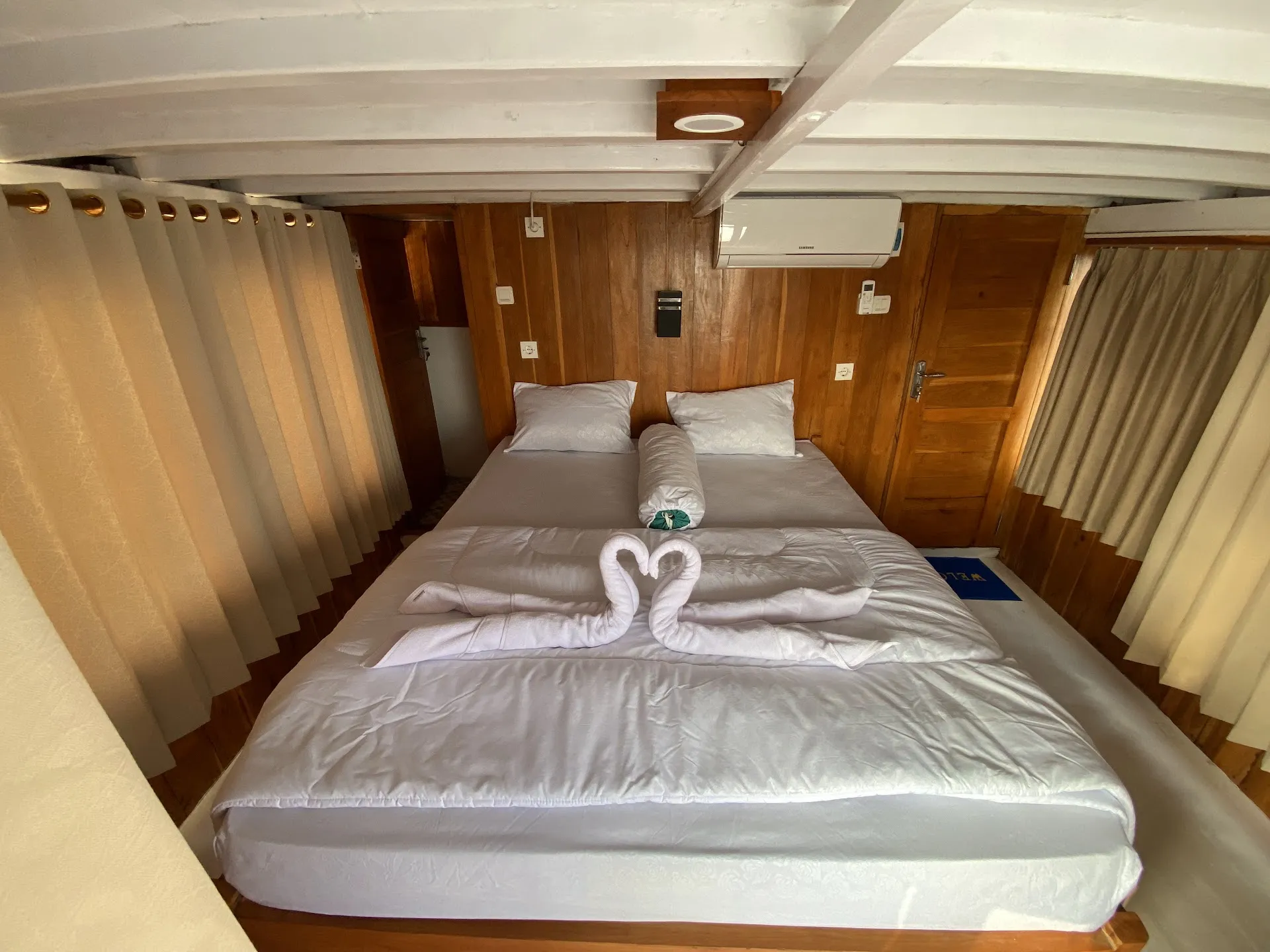 Sehat Elona Master Cabin Balcony