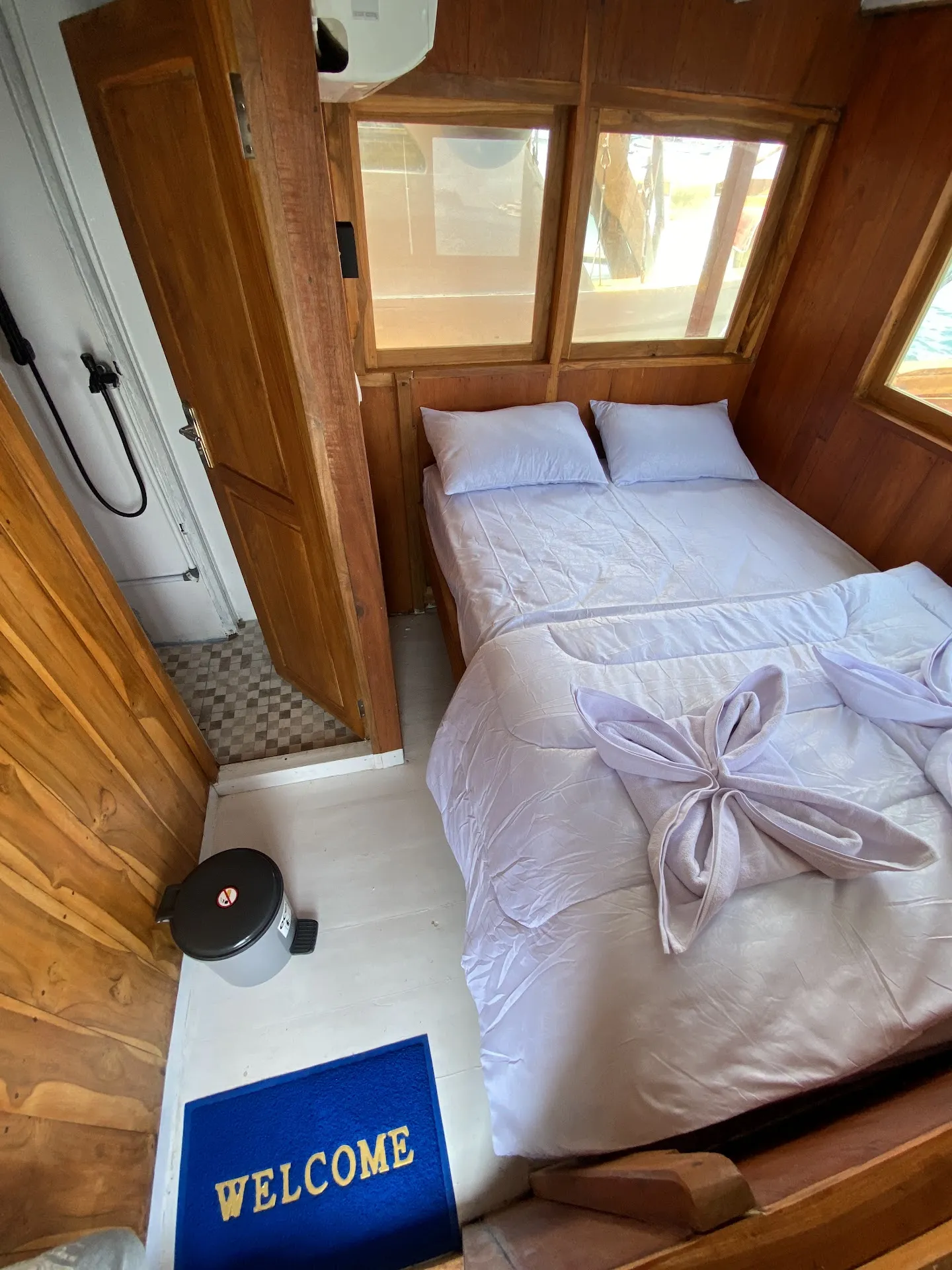 Sehat Elona Deluxe Twin Cabin